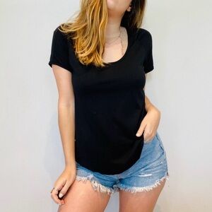 Wilfred Free EUC scoop neck and hem short sleeved Tee. Beautiful rich black.